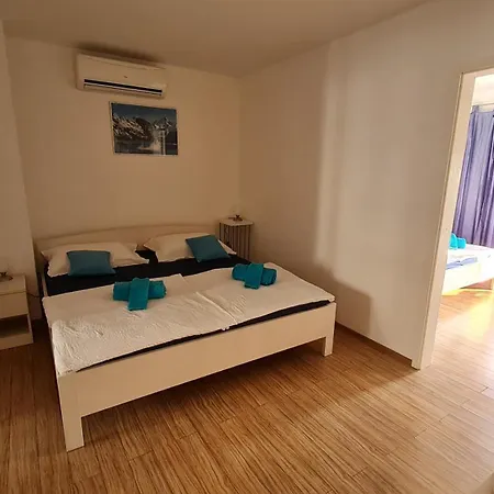 Kivi * Novigrad Istria