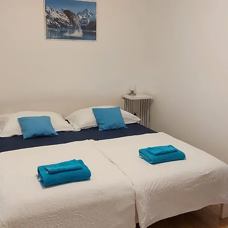 Kivi * Novigrad (Istria)