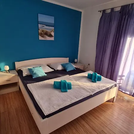 Kivi * Novigrad (Istria)